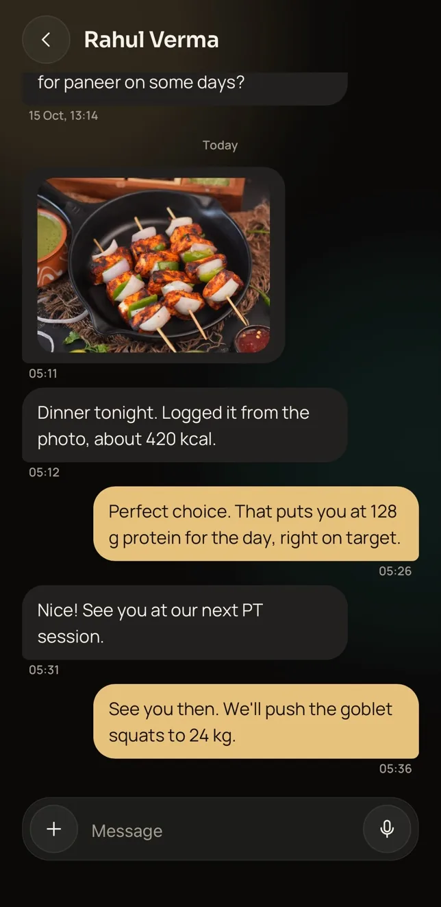 Trainaq Coach's chat with a client who sent a photo of their dinner, with the meal logged from that photo.